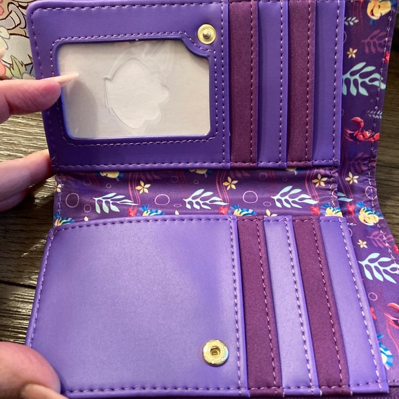 Loungefly - Picture 4 of 6